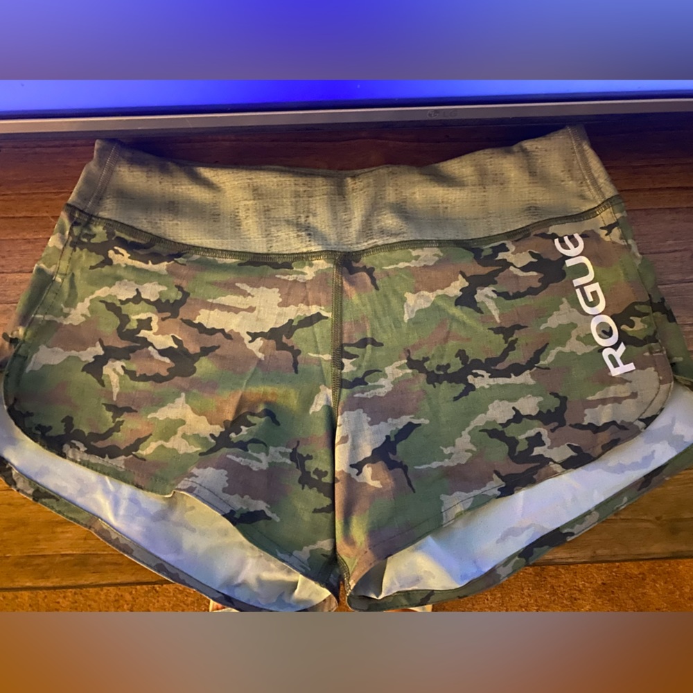 Rogue Women's 4" Runner Shorts- Green Camo M